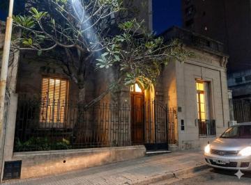 Casa · 210m² · 7 Ambientes · Casa en Venta en Calle Belgrano