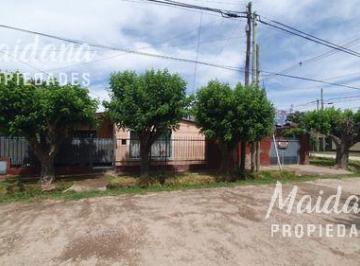 Casa · 110m² · 4 Ambientes · 1 Cochera · Espaciosa Casa en Venta, Lambertuchi