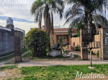 Casa · 80m² · 3 Ambientes · Hermosa Casa de 2 Dorm.. | Los Claveles Al 2600