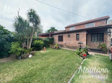 Casa · 100m² · 4 Ambientes · 2 Cocheras · Casa en Benavidez con Jardín