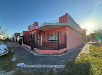 PH de 3 ambientes, Avellaneda · PH Tipo Casa de 3 Ambientes Muy Amplios en Sarandi