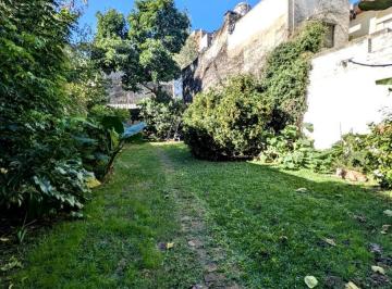 Casa · 288m² · 8 Ambientes · 2 Cocheras · Imperdible Casa con Gran Jardin! Lote Gigante de 8,67 X 47,90