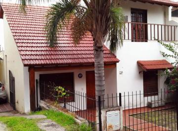 Casa · 193m² · 7 Ambientes · 2 Cocheras · Casa Más Departamento en Venta en Villa Cabrera