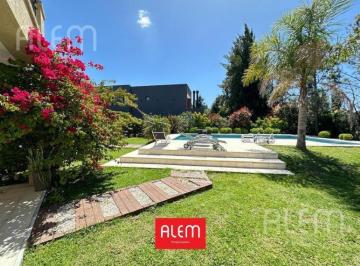 Casa · 600m² · 7 Ambientes · 2 Cocheras · Casa en Venta en Barrio Privado Malibu Canning