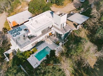 Casa · 200m² · 3 Dormitorios · 1 Cochera · Venta Casa 3 Dorm. Rio Ceballos - Excelente Ubicación