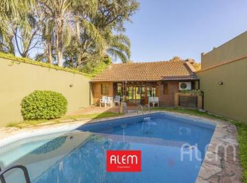 Casa · 266m² · 7 Ambientes · 2 Cocheras · Casa en Venta en Lomas de Zamora Oeste