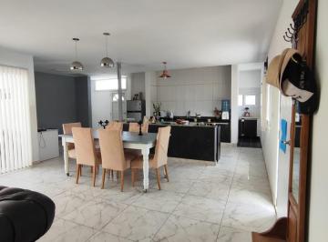 Casa · 159m² · 2 Dormitorios · Casa 2 Dorm La Peregrina