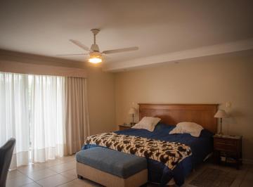 Casa · 450m² · 10 Ambientes · 2 Cocheras · Casa en Venta Barrio Dalvian