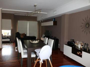 Casa · 190m² · 4 Ambientes · 1 Cochera · Chalet en Venta en Quilmes Oeste