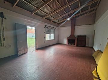Casa · 100m² · 3 Ambientes · Casa a Reciclar en Venta El Pato