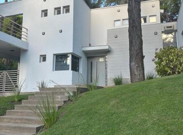Casa · 168m² · 5 Ambientes · 4 Cocheras · Casa en Venta en Pinamar de Las Musas 1400