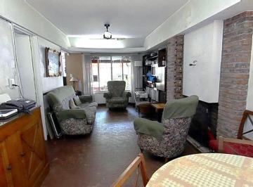 Casa · 103m² · 4 Ambientes · 1 Cochera · Casa en Venta - 3 Dorm. 2 Baños - Cochera - 186 m² - Hurlingham