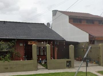 Casa · 110m² · 3 Ambientes · 1 Cochera · Casa en Venta - 2 Dorm. 2 Baños - Mar del Plata