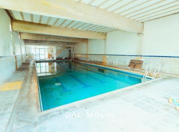 Casa · 361m² · 10 Ambientes · Venta - Complejo Deportivo - San Carlos - Natatorio - Club