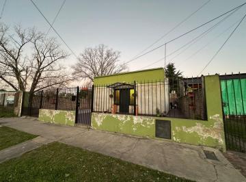 Casa · 62m² · 2 Ambientes · 1 Cochera · Venta Casa 2 Amb C/cochera y Patio - Llavallol