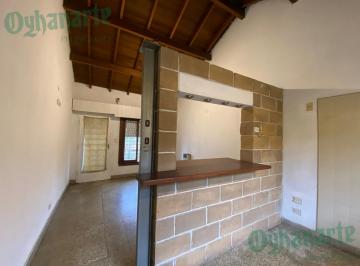Casa · 85m² · 3 Ambientes · 1 Cochera · Venta de Hermosa Casa - Castelar Norte - Apto Crédito