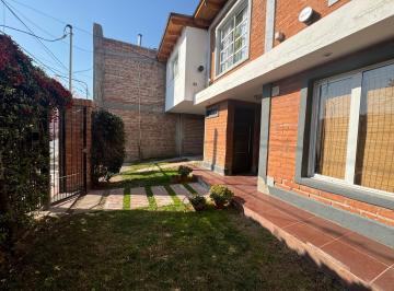 Casa · 360m² · 4 Ambientes · 3 Cocheras · Casa en Venta: Complejo 1 Dúplex + 3 Departamentos