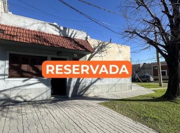 Casa · 114m² · 6 Ambientes · Casa en Sgto. Cabral - con Patio y Terraza