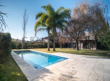 Casa · 220m² · 6 Ambientes · 2 Cocheras · Casa en Venta Country Fincas de Iraola