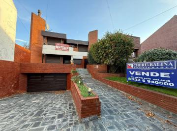 Casa · Divino Rostro – Chalet a Refaccionar con Parque y Pileta
