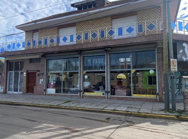 Local comercial · 386m² · 5 Ambientes · 4 Cocheras