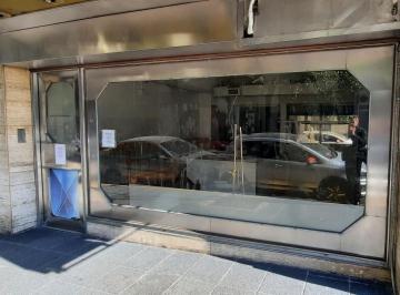 Local comercial · 90m² · Local - Flores