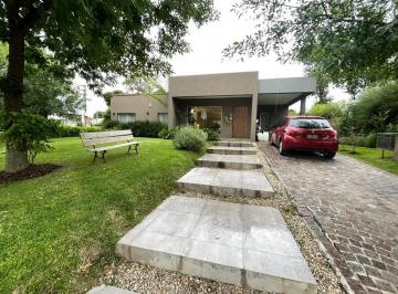 Casa de 5 ambientes, Berazategui · Casa en Barrio Privado