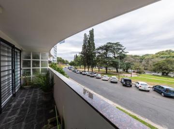 Departamento · 135m² · 8 Ambientes · 1 Cochera · Venta Departamento 3 Dorm. - Cochera - Patio - Barrio Martin