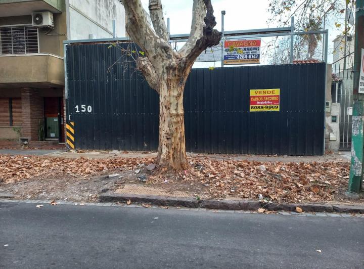 Terreno · 698m²