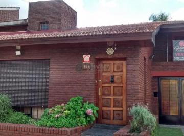 Casa de 3 ambientes, Zárate · Hermosa Propiedad en Venta en Zárate Oportunidad Permuta Residencial Chalet