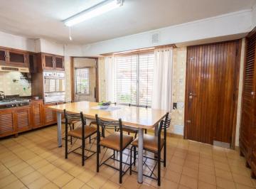 Casa · 250m² · 5 Ambientes · 2 Cocheras · Casa en Barrio Maria Selva