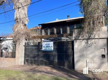 Casa · 150m² · 4 Ambientes · 1 Cochera · Alquiler Casa 2 Dorm. con Patio y Cochera Funes Santa Fe