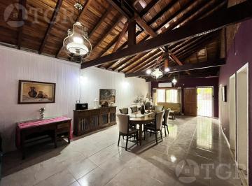 Casa · 250m² · 7 Ambientes · 3 Cocheras · Venta Casa 6 Ambientes en General Rodriguez C/ Pileta y Garage