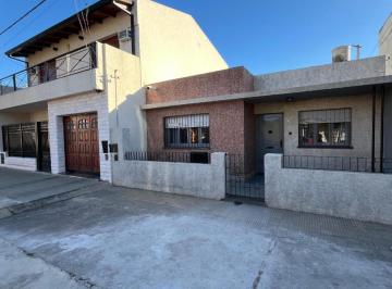 Casa · 75m² · 5 Ambientes · Casa en Venta - 2 Dorm. 1 Baño - Azcuénaga