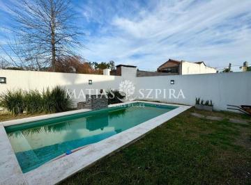 Casa · 211m² · 5 Ambientes · 4 Cocheras · Casa en Venta Francisco Alvarez