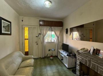 Casa · 300m² · 5 Ambientes · 1 Cochera · Apto Credito! Lote Propio 300 m²