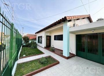 Casa · 147m² · 5 Ambientes · 1 Cochera · Casa - Wilde