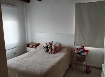 Casa en Venta de 3 ambientes  · Espectacular Casa a Estrenar