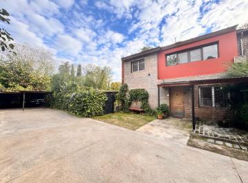 Fachada · Casa de 3 Dorm. con Jardín en El Corazón de Fisherton - Rosario