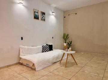 Casa · 134m² · 4 Ambientes · 2 Cocheras · Casa de 2 Dorm. y Patio en Barrio Belgrano - Apta Crédito!