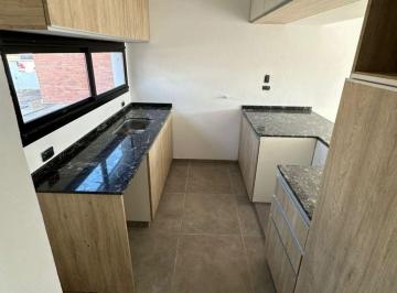 Casa · 72m² · 5 Ambientes · 1 Cochera · B° Quebradas de Manantiales - Casa - Venta