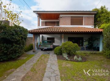 Local comercial · 215m² · 4 Ambientes · 1 Cochera · Local en Venta en Lomas de San Isidro