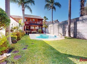 Casa · 364m² · 5 Ambientes · 2 Cocheras · Venta Casa 5 Ambientes con Jardin y Pileta en El Palomar