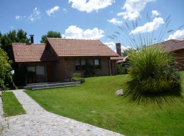 Casa de 5 ambientes, Campana · El Bosque Country Club Campana Venta Y/o Alquiler