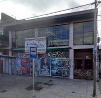 Local comercial · 300m² · Local en 2 Plantas Sobre Av en Morón