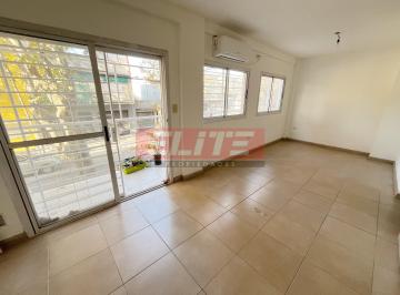 Departamento de 1 ambiente, Villa Ortuzar · Depto 1 Amb. Muy Luminoso con Balcon Corrido Al Frente