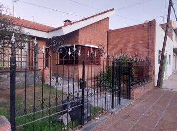 Casa · 128m² · 5 Ambientes · Venta Casa 3 Dorm. B° Observatorio