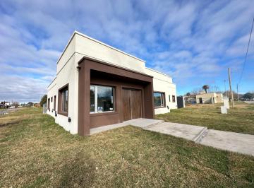 Casa · 111m² · 4 Ambientes · 1 Cochera · Casa a Estrenar en General Madariaga