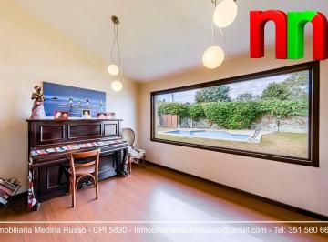 Casa de 7 ambientes, Córdoba · Granja de Funes - Casa en Venta