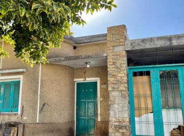 Casa · 360m² · 4 Ambientes · 1 Cochera · Casa a Renovar o Terreno Para Galpon